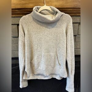 Gray Cozy 100% Cashmere Veronica Beard Turtleneck  sweater, Medium